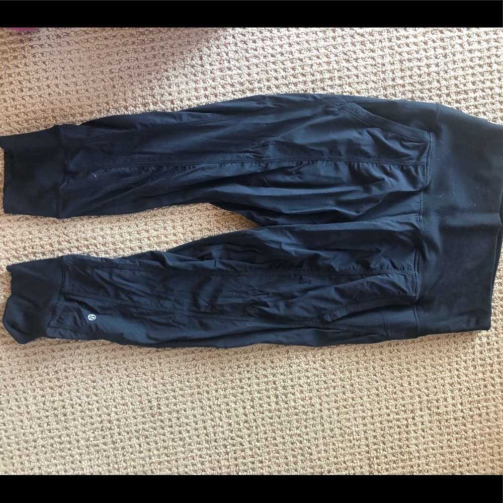 Lululemon cropped studio pants